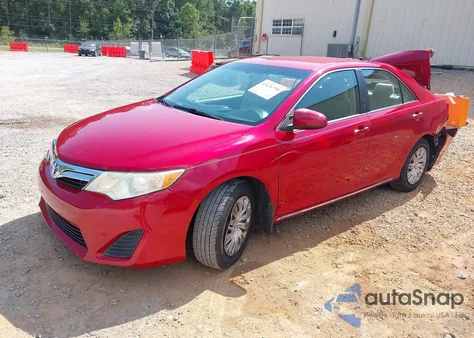 2014 Toyota Camry Le z USA, uszkodzony, nr VIN 4T1BF1FK9EU799665
